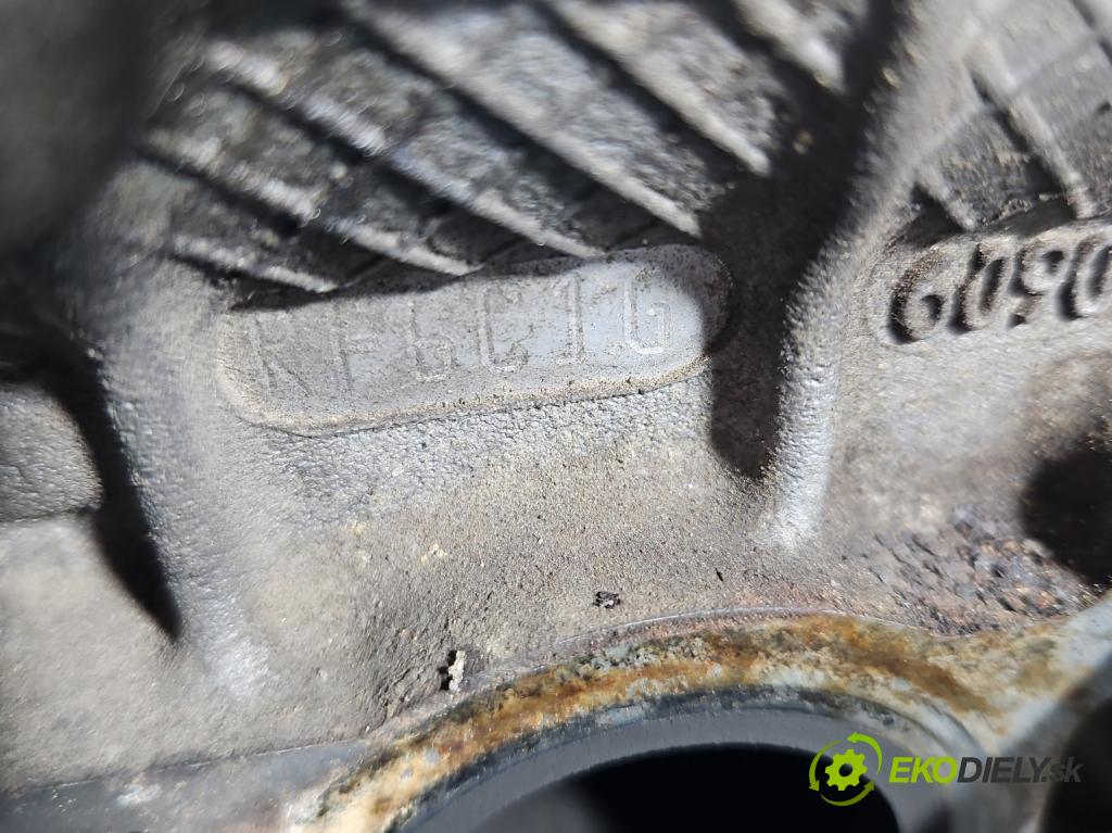 Volvo V70 III 2007-2016 2.0 16V 145 HP manual 107 kW 1999 cm3 5- Hlava: motora RF6C1G6090AA