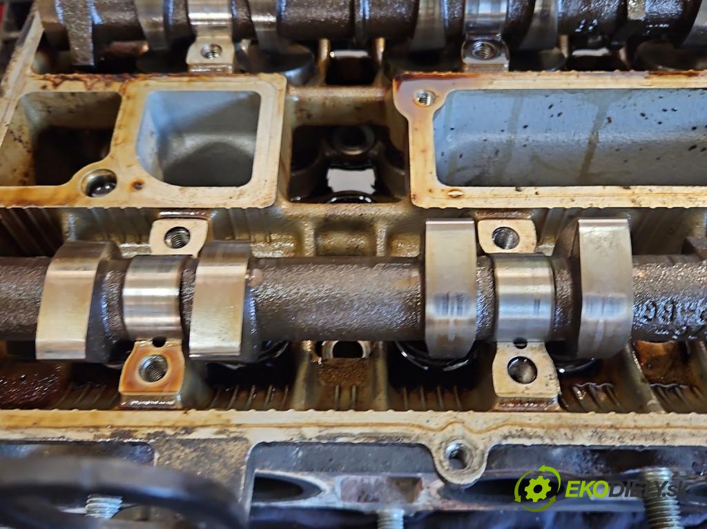 Volvo V70 III 2007-2016 2.0 16V 145 HP manual 107 kW 1999 cm3 5- Hlava: motora RF6C1G6090AA