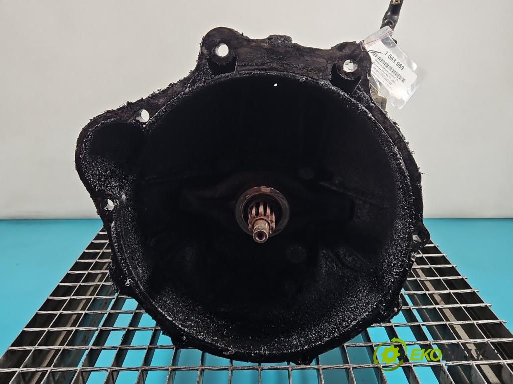 Mercedes KACZKA T1 W601 2.4d 88 HP manual 65 kW 2350 cm3 5- prevodovka stupeň,rýchlosť manual 711.110