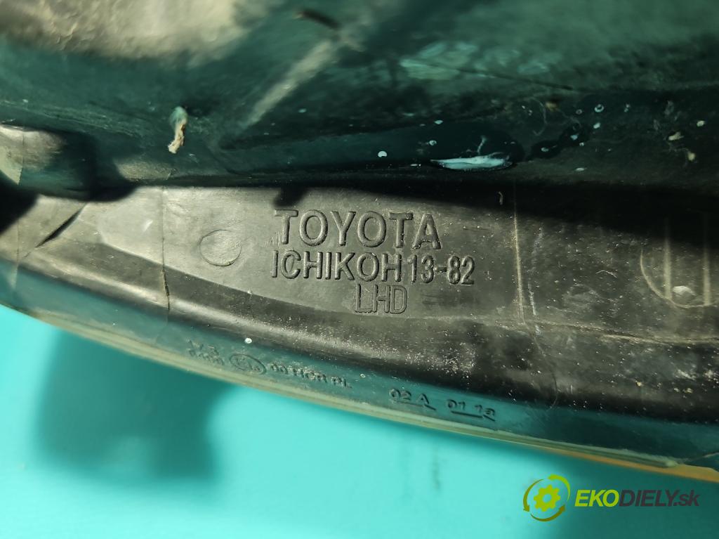 Toyota Corolla E12 2001-2009 1.6 vvti 110 HP manual 81 kW 1598 cm3 5- Reflektor: ľavý  (Kľučka dverí ostatné)