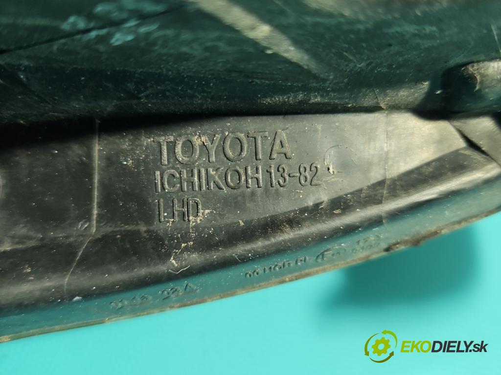 Toyota Corolla E12 2001-2009 1.6 vvti 110 HP manual 81 kW 1598 cm3 5- Reflektor: pravý  (Svetlo predné pravé)