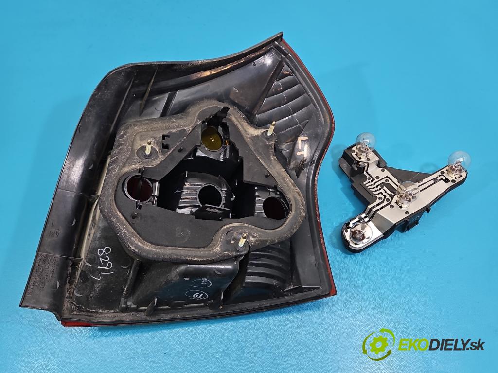 Toyota Corolla E12 2001-2009 1.6 vvti 110 HP manual 81 kW 1598 cm3 5- svetlo / reflektor zadné ľavé  (Kľučka dverí ostatné)