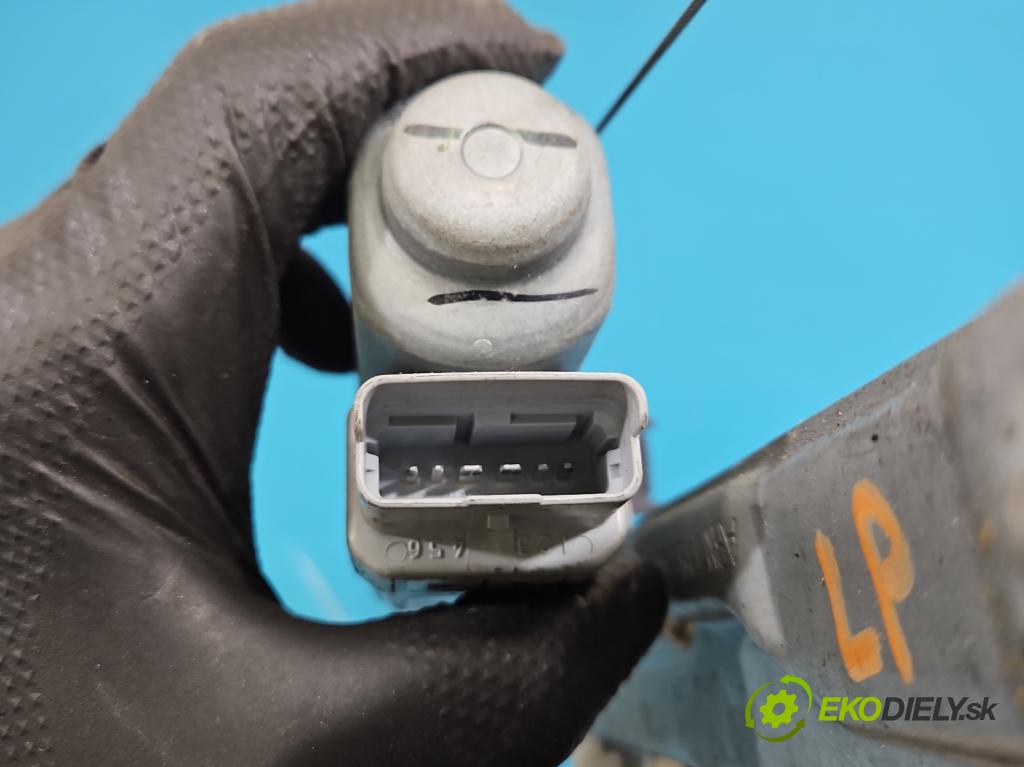 Peugeot 207 1.4 8V 73 hp manual 54 kW 1360 cm3 5- mechanismus stahování přední levý 400787F