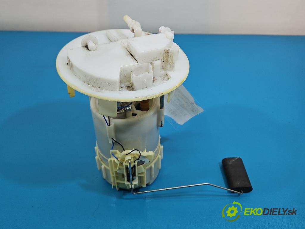 Peugeot 207 1.4 8V 73 HP manual 54 kW 1360 cm3 5- čerpadlo palivo 