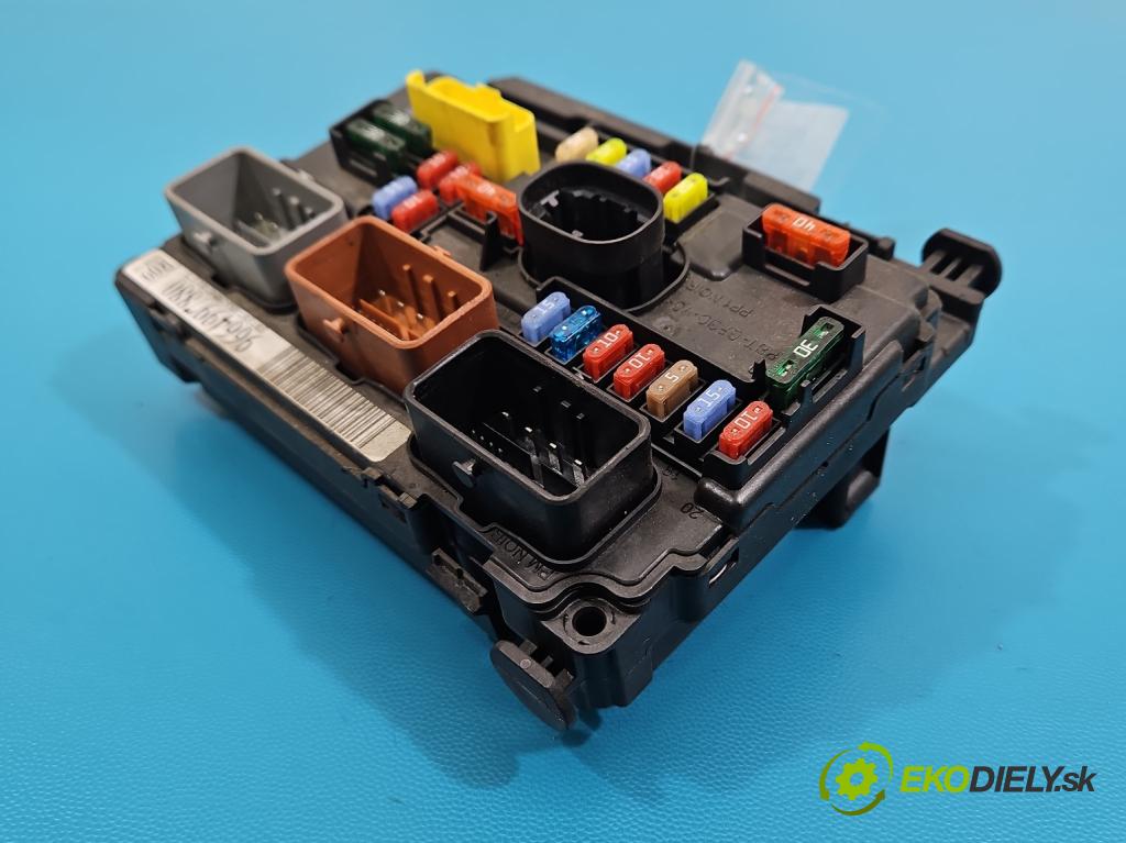 Peugeot 207 1.4 8V 73 hp manual 54 kW 1360 cm3 5- řídící jednotka 9664997880