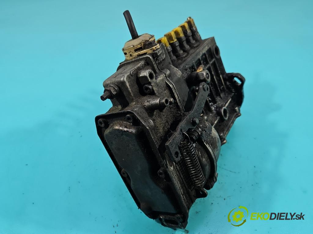 Mercedes KACZKA T1 W601 2.4d 88 hp manual 65 kW 2350 cm3 5- čerpadlo vstřikovací 0400075972 (Vstřikovací čerpadlo)