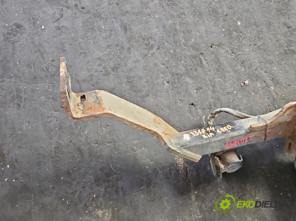 Kia Ceed I 2006-2012 2.0 crdi 140 hp manual 103 kW 1991 cm3 5- oko tažné (Tažné zařízení)