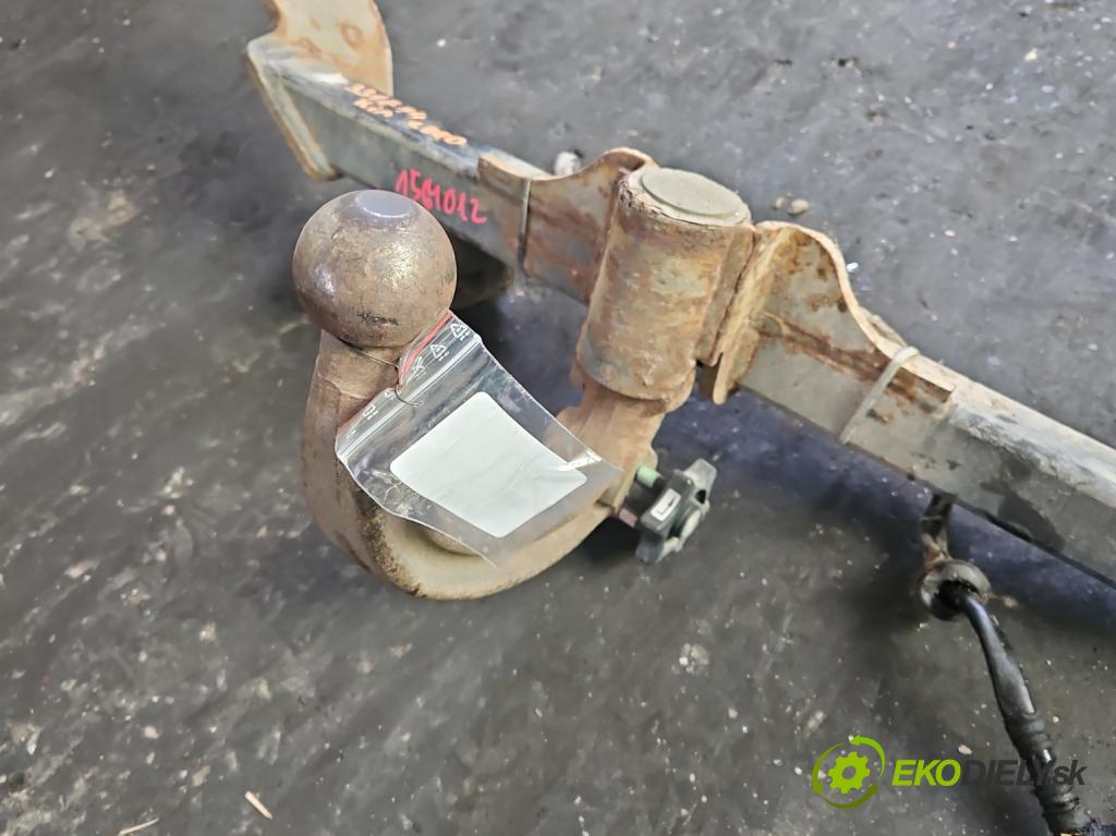 Kia Ceed I 2006-2012 2.0 crdi 140 hp manual 103 kW 1991 cm3 5- oko tažné (Tažné zařízení)