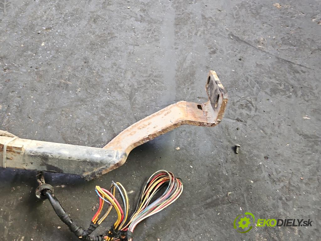 Kia Ceed I 2006-2012 2.0 crdi 140 hp manual 103 kW 1991 cm3 5- oko tažné (Tažné zařízení)