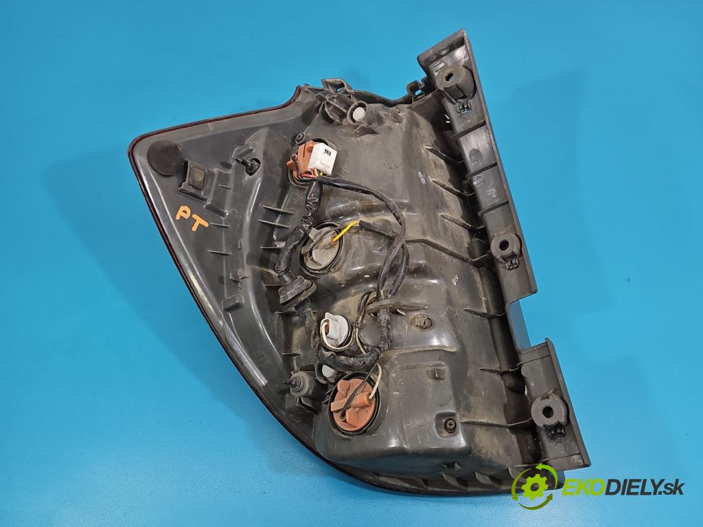 Kia Ceed I 2006-2012 2.0 crdi 140 HP manual 103 kW 1991 cm3 5- svetlo / reflektor zadné pravé  (Kľučka dverí ostatné)