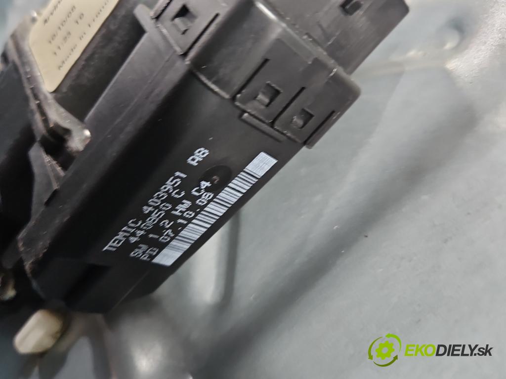 Kia Ceed I 2006-2012 2.0 crdi 140 HP manual 103 kW 1991 cm3 5- mechanizmus okna predné ľavý 402055D