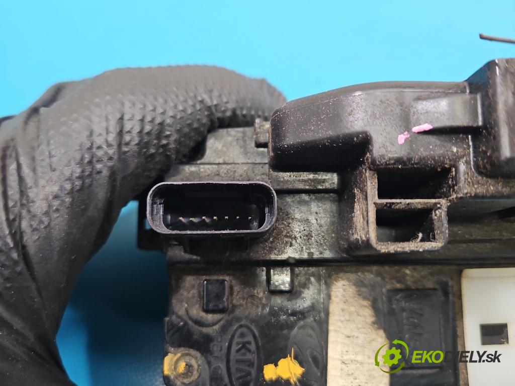 Kia Ceed I 2006-2012 2.0 crdi 140 HP manual 103 kW 1991 cm3 5- zámok zadné ľavý