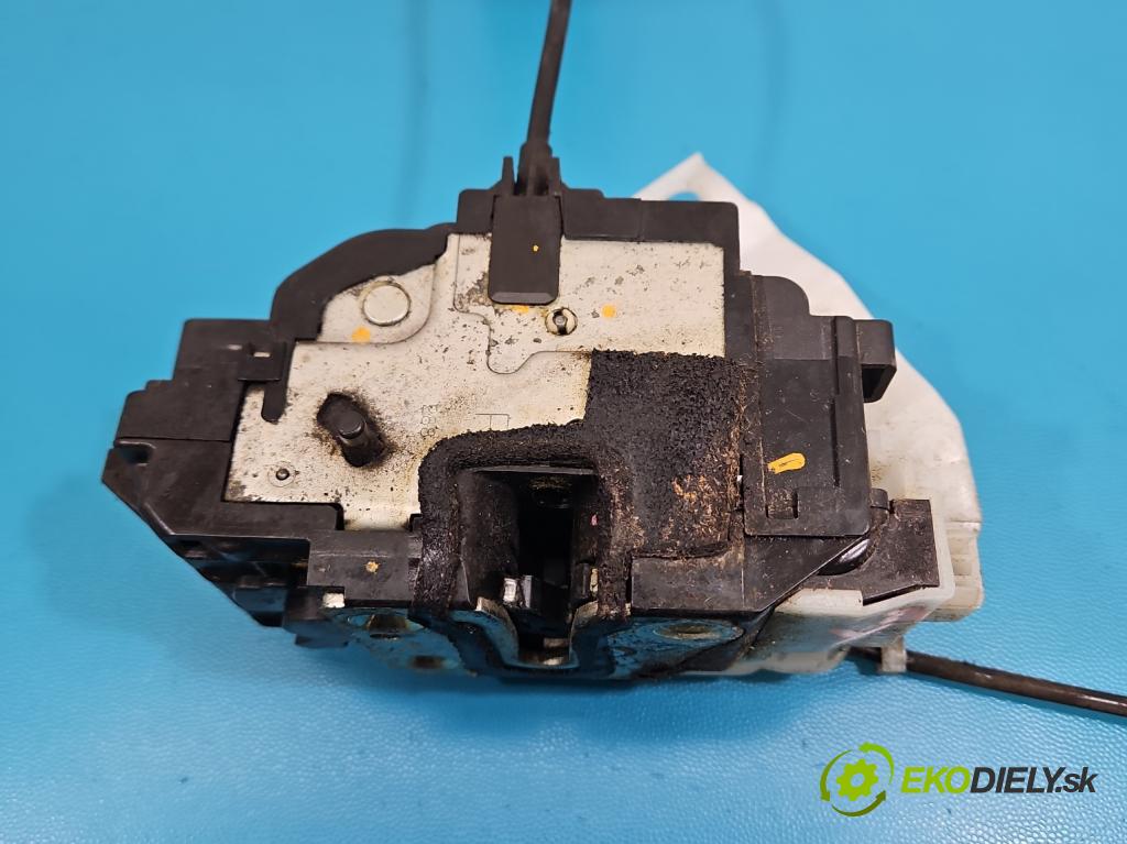 Kia Ceed I 2006-2012 2.0 crdi 140 HP manual 103 kW 1991 cm3 5- zámok zadné pravý