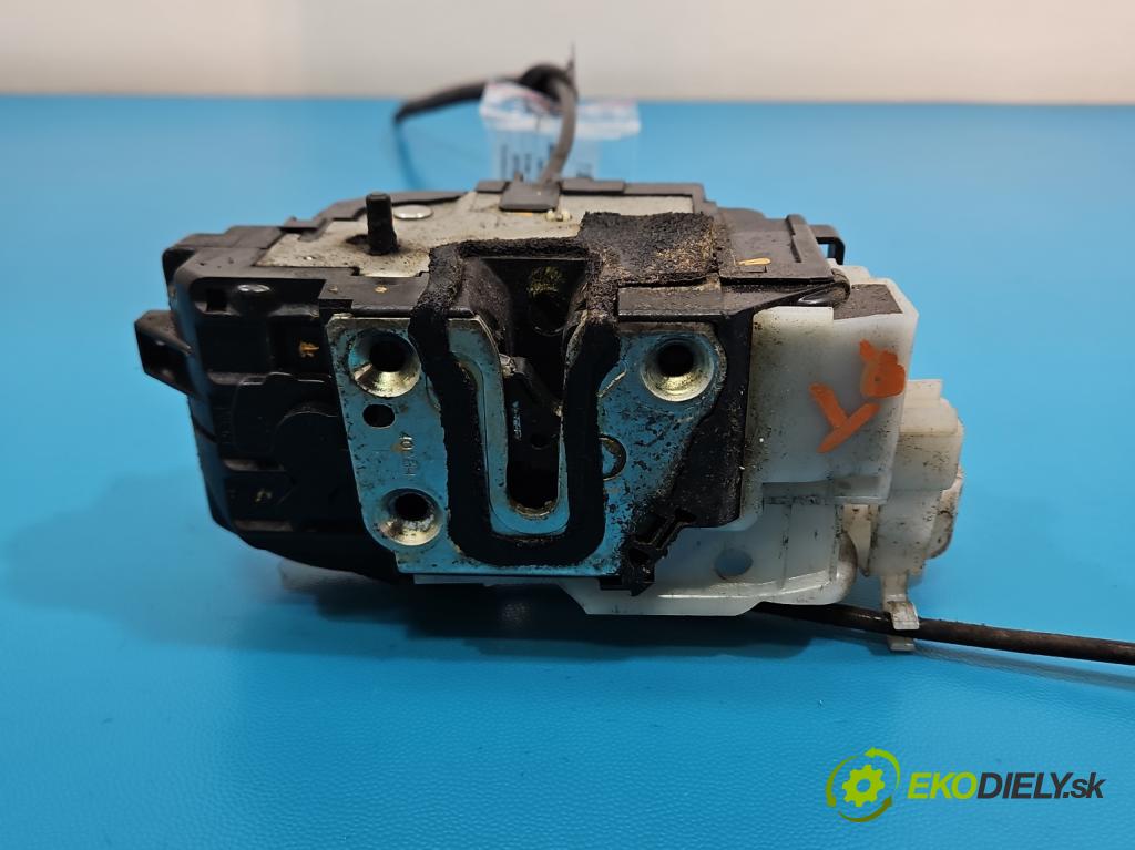 Kia Ceed I 2006-2012 2.0 crdi 140 HP manual 103 kW 1991 cm3 5- zámok zadné pravý