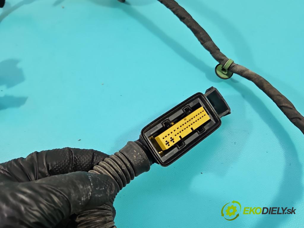 Skoda Octavia IV 2019- 2.0 TDI 116 HP manual 85 kW 1968 cm3 5- Zväzok: dvere predné pravých 5E4971121K