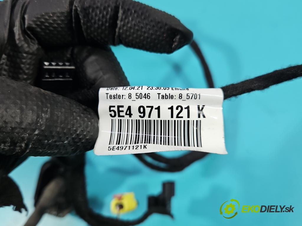 Skoda Octavia IV 2019- 2.0 TDI 116 HP manual 85 kW 1968 cm3 5- Zväzok: dvere predné pravých 5E4971121K