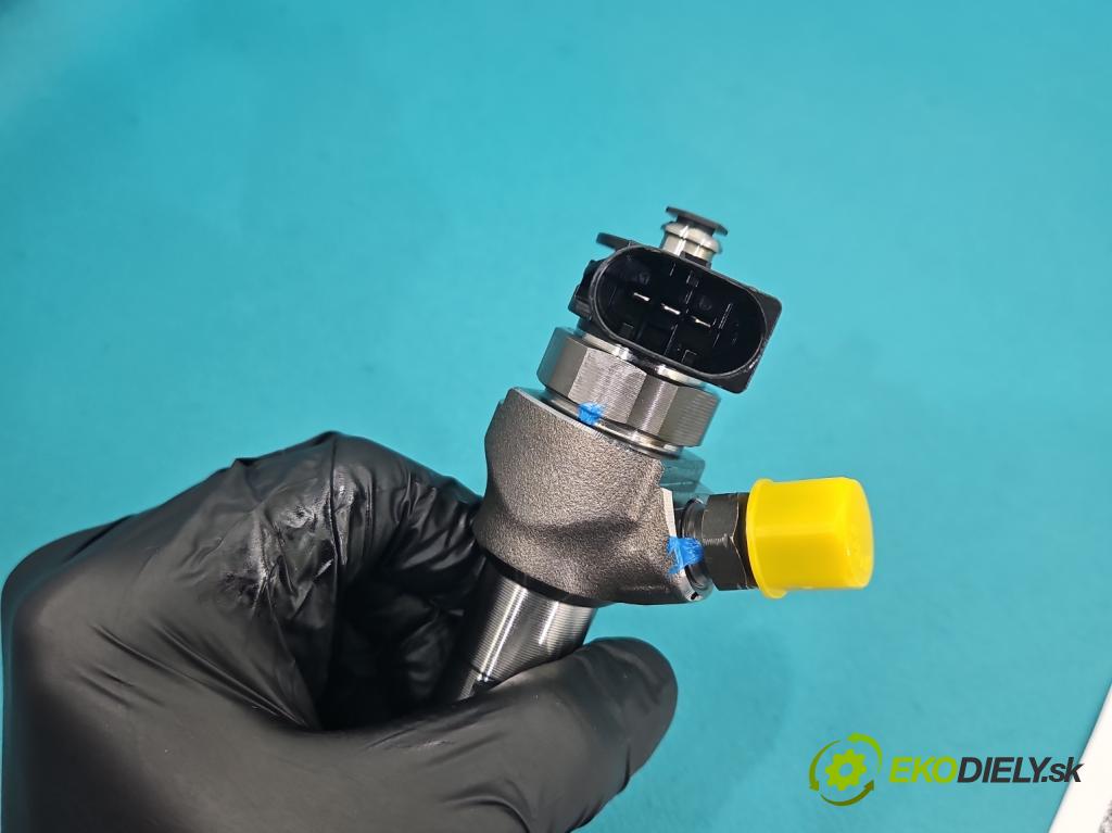 Skoda Superb IV 2023- 2.0 TDI 150 hp automatic 110 kW 1968 cm3 5- vstřikovač 0445111219 (Vstřikovač paliva)