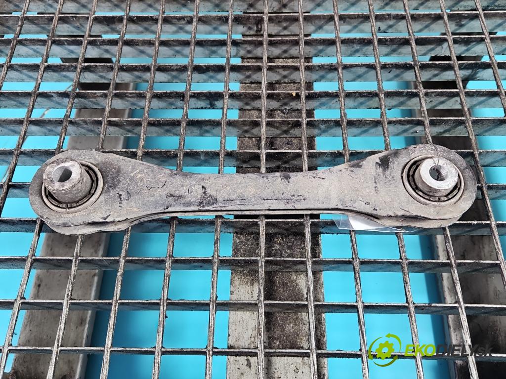 Skoda Superb IV 2023- 2.0 TDI 150 HP automatic 110 kW 1968 cm3 5- zadné pravý  (Kľučka dverí ostatné)