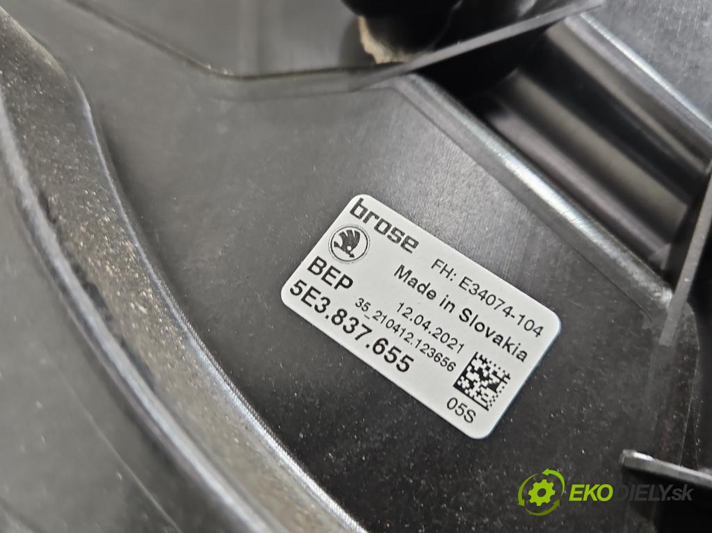 Skoda Octavia IV 2019- 2.0 TDI 116 HP manual 85 kW 1968 cm3 5- mechanizmus okna predné ľavý 5Q0959801C