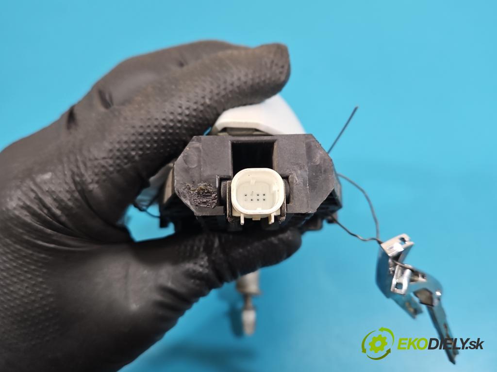 Skoda Octavia IV 2019- 2.0 TDI 116 HP manual 85 kW 1968 cm3 5- rukoväť predné ľavé mimo: 8V0837885 (Kľučka dverí vonkajšia predná ľavá)