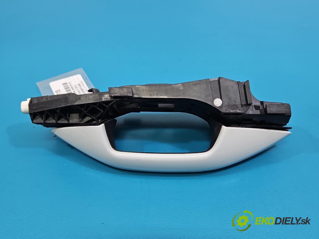 Skoda Octavia IV 2019- 2.0 TDI 116 hp manual 85 kW 1968 cm3 5- klika přední pravé 8V0839885 (Klika dveří ostatní)