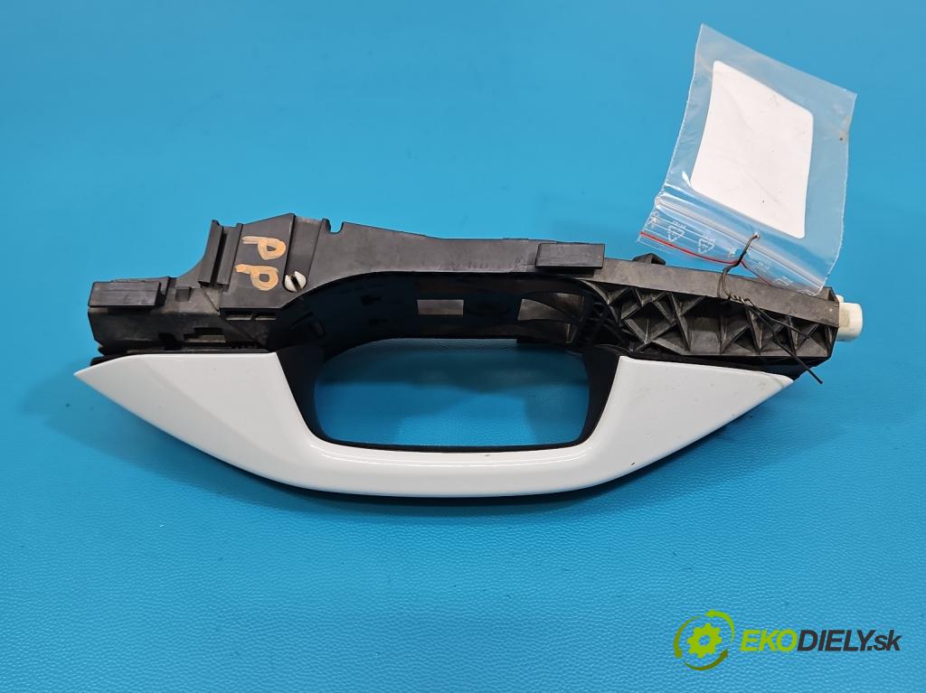 Skoda Octavia IV 2019- 2.0 TDI 116 hp manual 85 kW 1968 cm3 5- klika přední pravé 8V0839885 (Klika dveří ostatní)