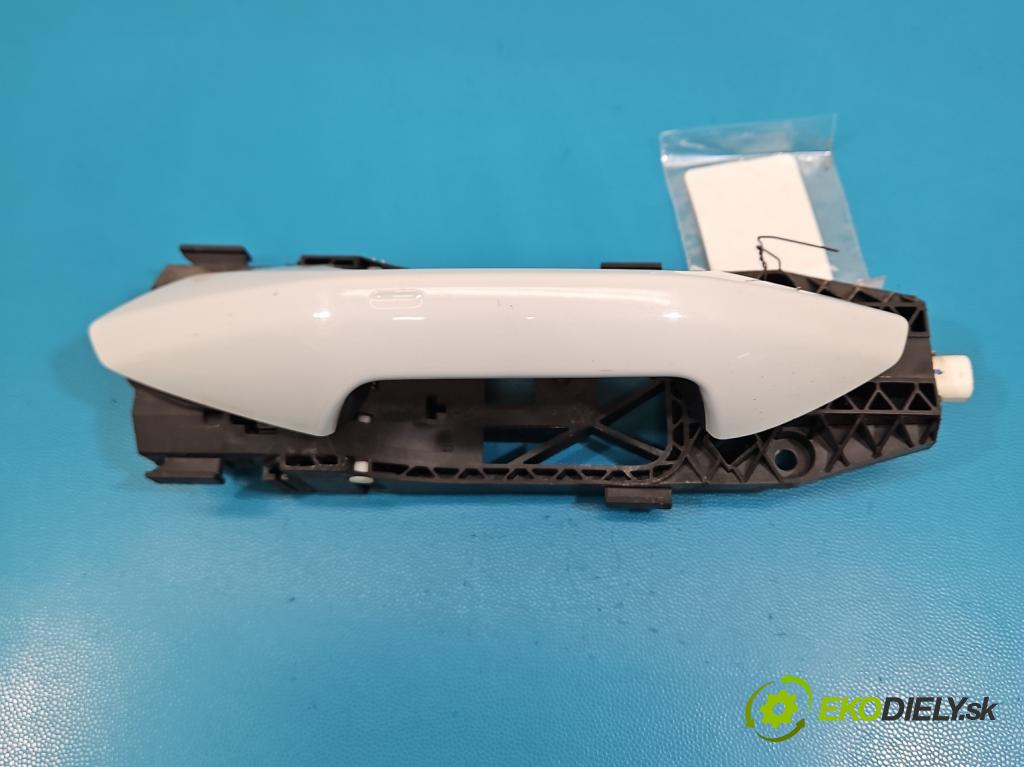 Skoda Octavia IV 2019- 2.0 TDI 116 hp manual 85 kW 1968 cm3 5- klika přední pravé 8V0839885 (Klika dveří ostatní)