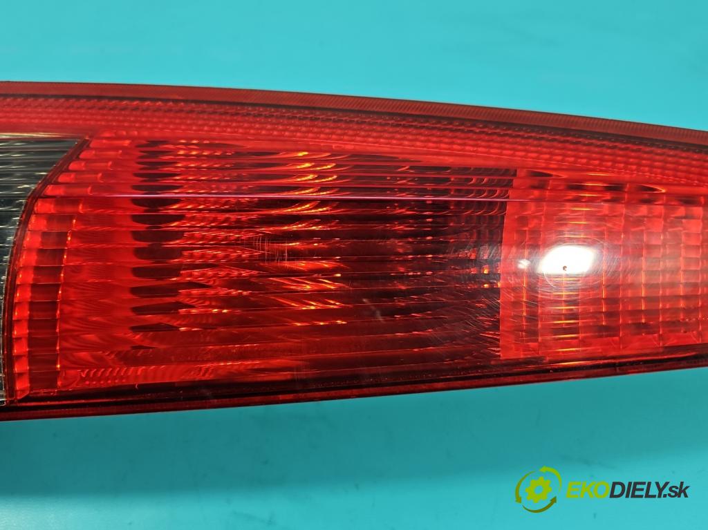 Ford Fiesta Mk6 2002-2008 1.3 8V 69KM manual 51 kW 1299 cm3 5- svetlo / reflektor zadné ľavé 2S61-13A603-B (Kľučka dverí ostatné)