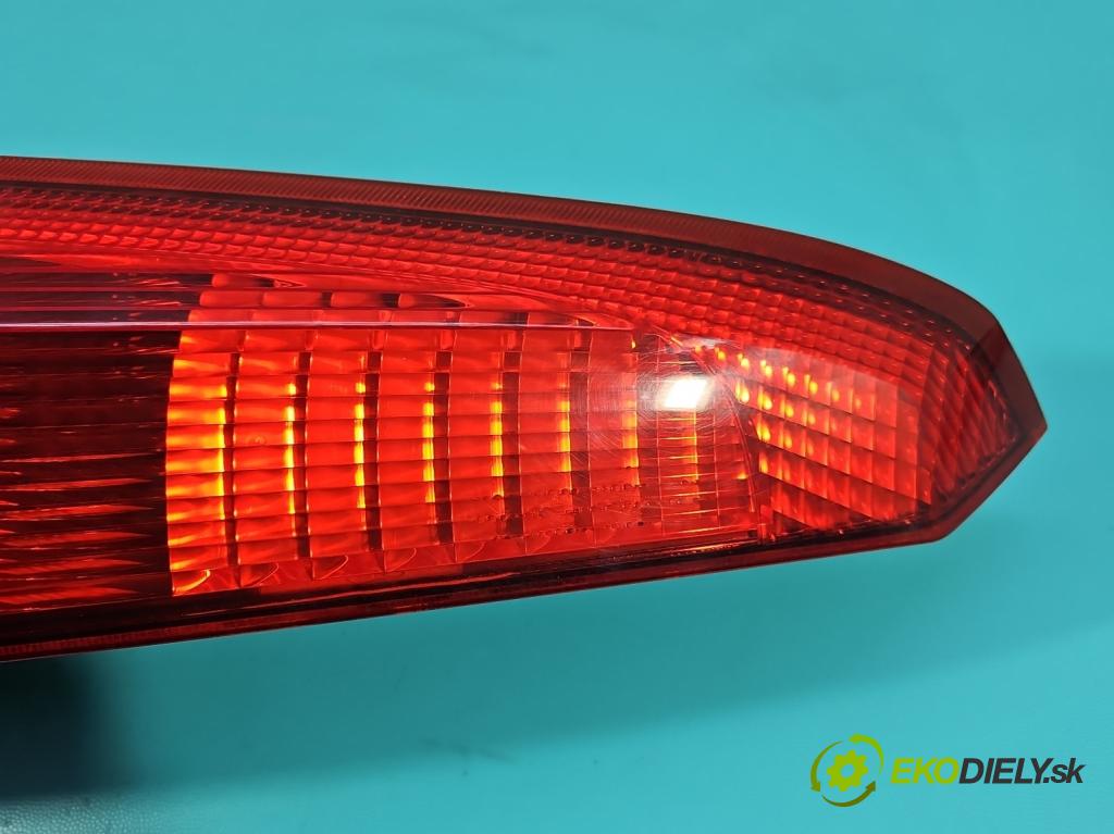 Ford Fiesta Mk6 2002-2008 1.3 8V 69KM manual 51 kW 1299 cm3 5- svetlo / reflektor zadné ľavé 2S61-13A603-B (Kľučka dverí ostatné)