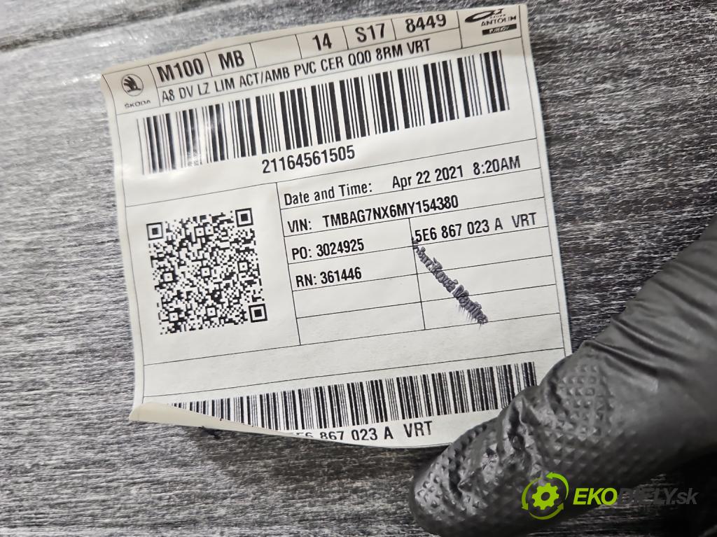 Skoda Octavia IV 2019- 2.0 TDI 116 hp manual 85 kW 1968 cm3 5- Tapacír: dveře zadní levé 5E6867211