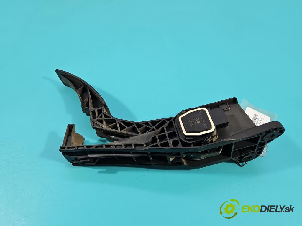 Mercedes ML W164 2005-2011 3.0 CDI V6 224 hp automatic 165 kW 2987 cm3 5- pedal plyn: potenciometr: A1643000004