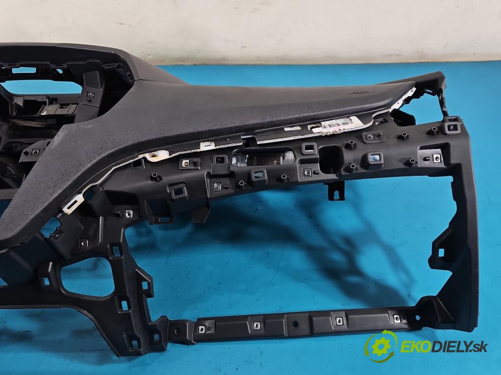 Hyundai Santa Fe III 2012–2018 2.4 GDI 190 hp automatic 140 kW 2359 cm3 5- kokpit,přistrojova deska