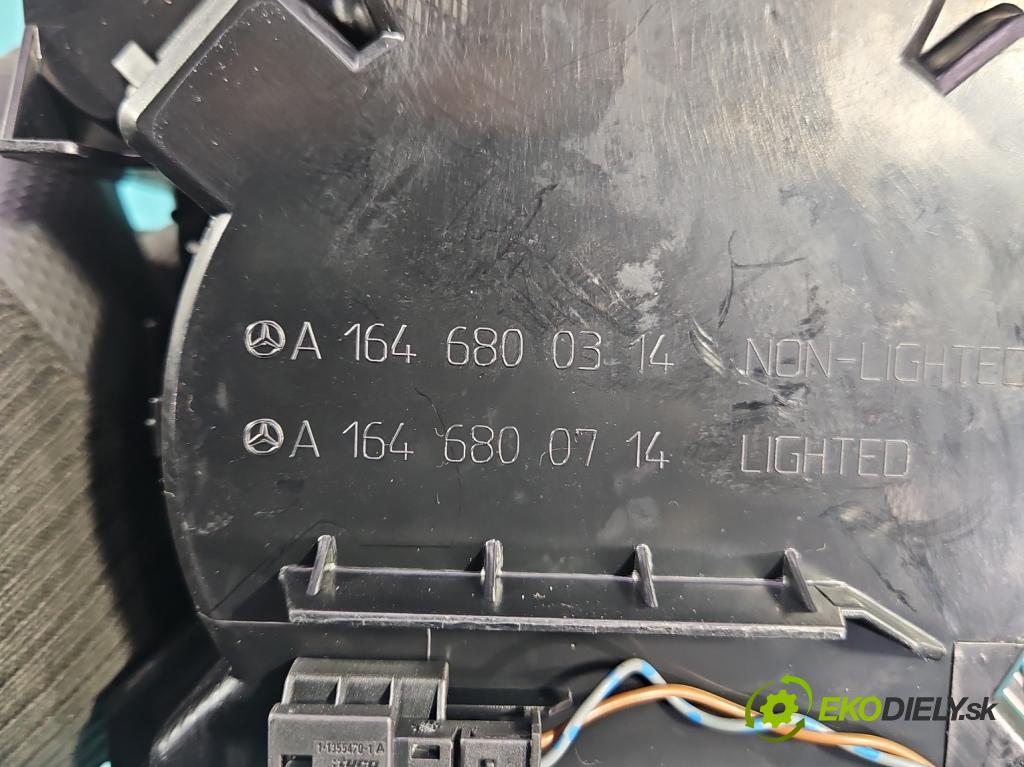 Mercedes ML W164 2005-2011 3.0 CDI V6 224hp automatic 165 kW 2987 cm3 5- Rukojeť: na nápoje: A1646800314 (Držiak (úchyt) na nápoje)