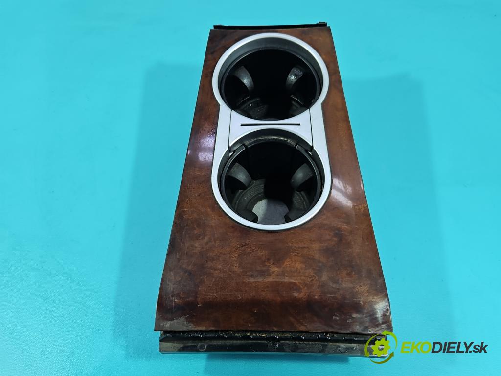 Mercedes ML W164 2005-2011 3.0 CDI V6 224hp automatic 165 kW 2987 cm3 5- Rukojeť: na nápoje: A1646800314 (Držiak (úchyt) na nápoje)