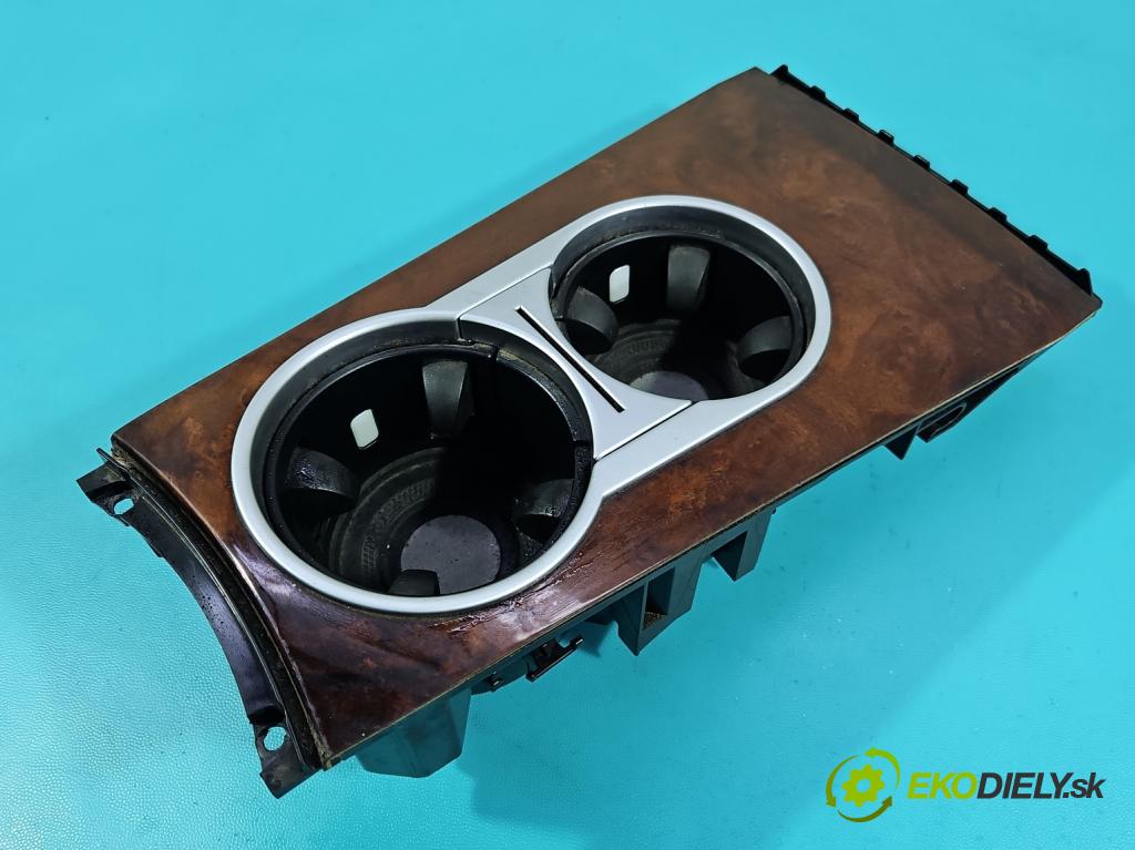 Mercedes ML W164 2005-2011 3.0 CDI V6 224 hp automatic 165 kW 2987 cm3 5- Rukojeť: na napoje: A1646800314 (Držák nápojů)