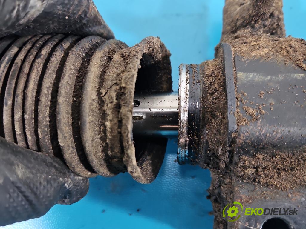 Toyota Rav4 I 1994-2000 2.0 16V 129 HP manual 95 kW 1998 cm3 3- Ozubené kolo: volant