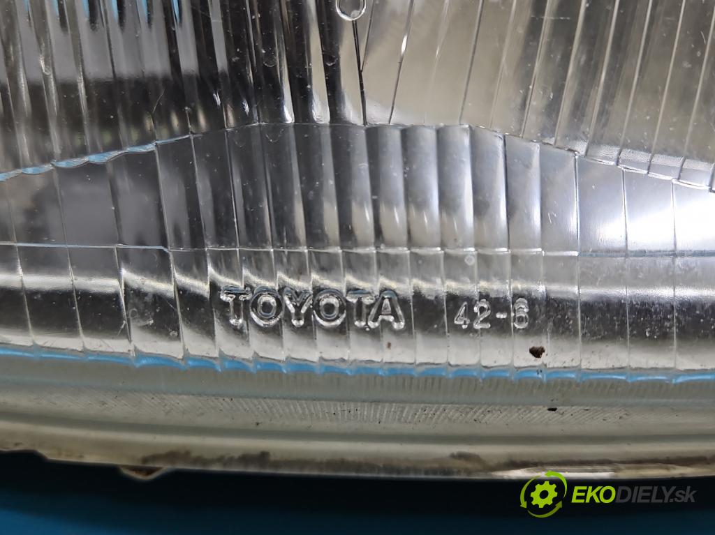 Toyota Rav4 I 1994-2000 2.0 16V 129 HP manual 95 kW 1998 cm3 3- Reflektor: pravý  (Svetlo predné pravé)