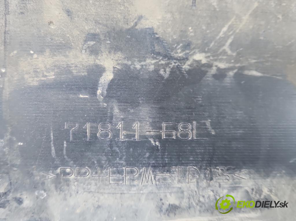 Suzuki Swift Mk7 2010-2017 1.2 16V 94 hp manual 69 kW 1242 cm3 5- nárazník zadní  (Klika dveří ostatní)