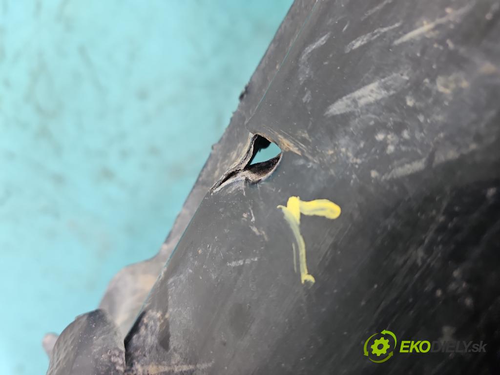 Suzuki Swift Mk7 2010-2017 1.2 16V 94 hp manual 69 kW 1242 cm3 5- nárazník zadní  (Klika dveří ostatní)