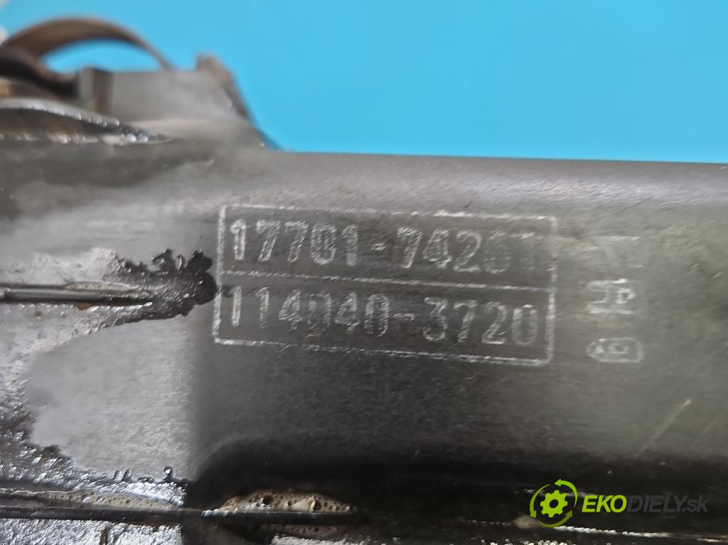 Toyota Rav4 I 1994-2000 2.0 16V 129 hp manual 95 kW 1998 cm3 3- obal filtra vzduchu 17701-74261 (Kryt vzduchového filtru)