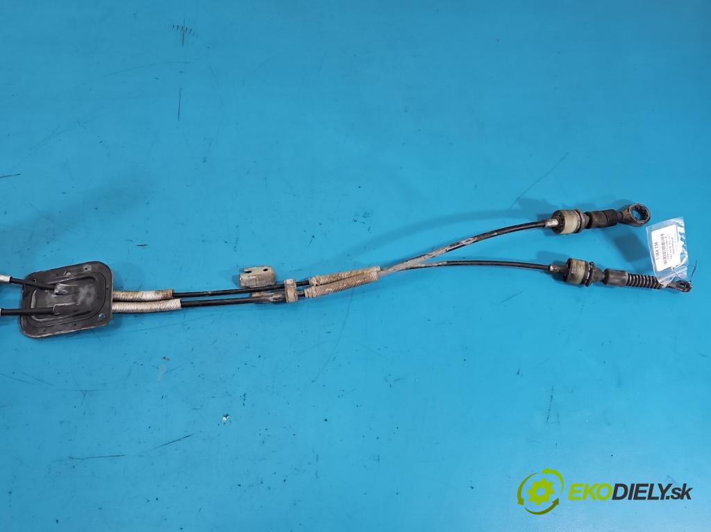 Suzuki Swift Mk7 2010-2017 1.2 16V 94 hp manual 69 kW 1242 cm3 5- kulisa změny stupňová  (Řadicí páka (kulisa) )