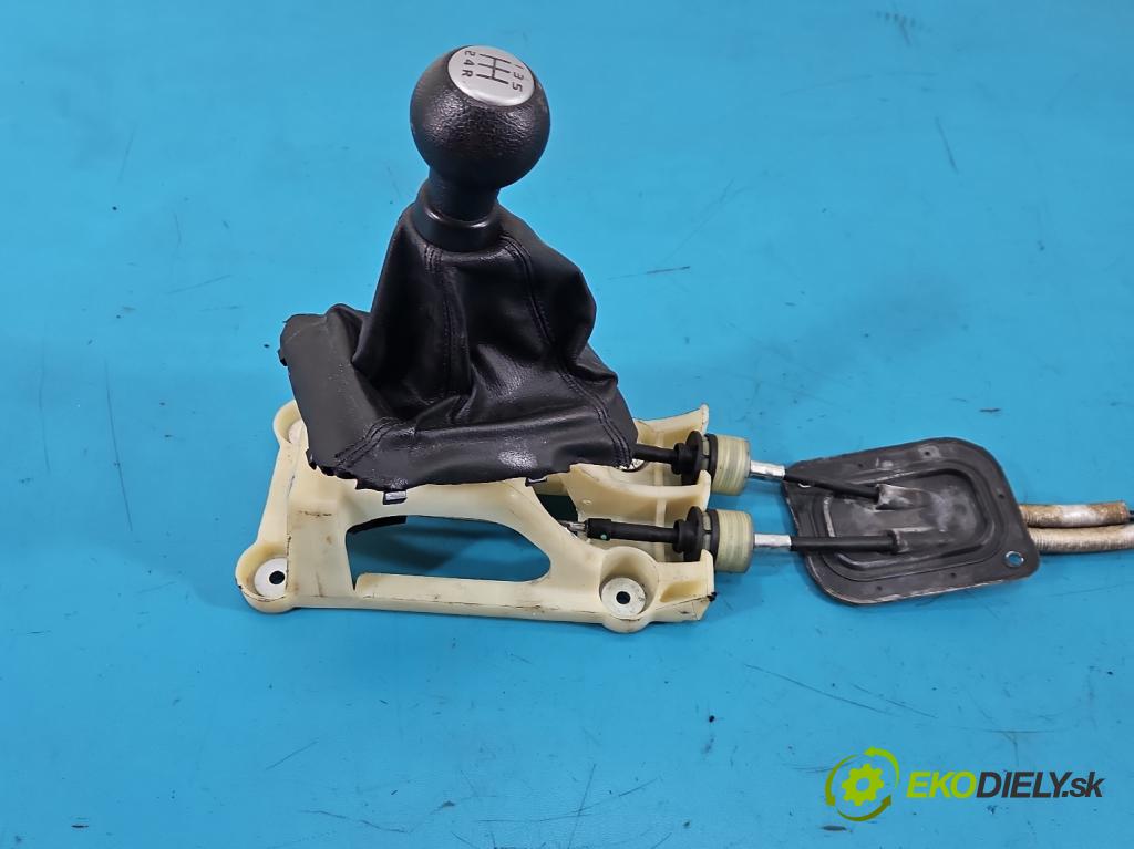 Suzuki Swift Mk7 2010-2017 1.2 16V 94 hp manual 69 kW 1242 cm3 5- kulisa změny stupňová  (Řadicí páka (kulisa) )