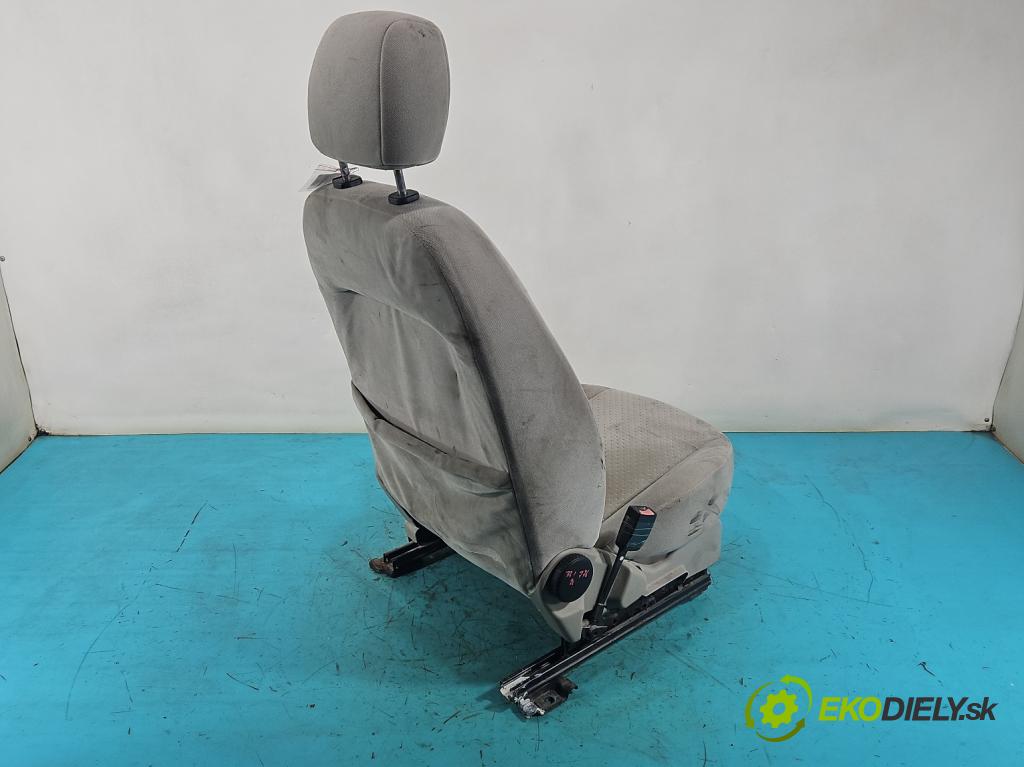 Ford Fiesta Mk6 2002-2008 1.3 8V 69KM manual 51 kW 1299 cm3 5- Sedačka ľavý  (Sedadlo)