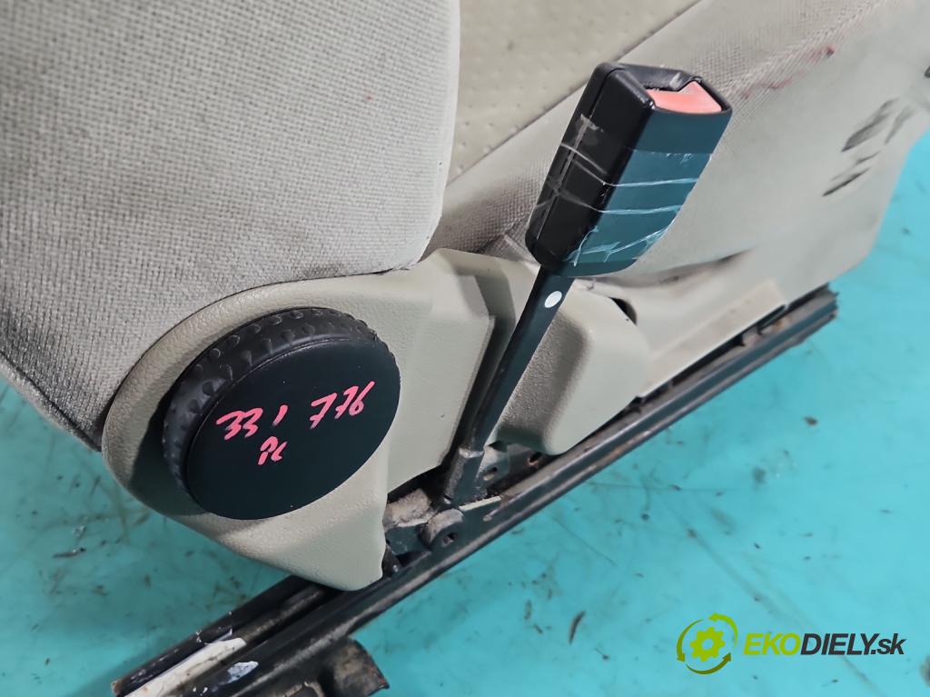 Ford Fiesta Mk6 2002-2008 1.3 8V 69KM manual 51 kW 1299 cm3 5- Sedačka ľavý  (Sedadlo)