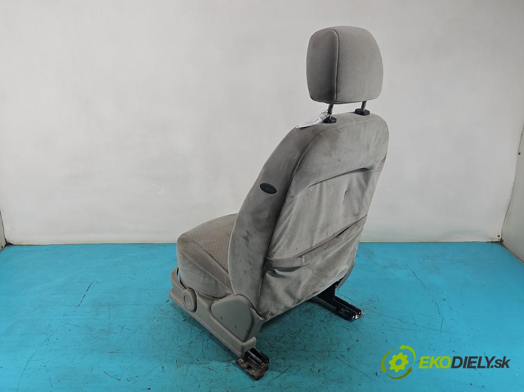 Ford Fiesta Mk6 2002-2008 1.3 8V 69KM manual 51 kW 1299 cm3 5- Sedačka ľavý  (Sedadlo)