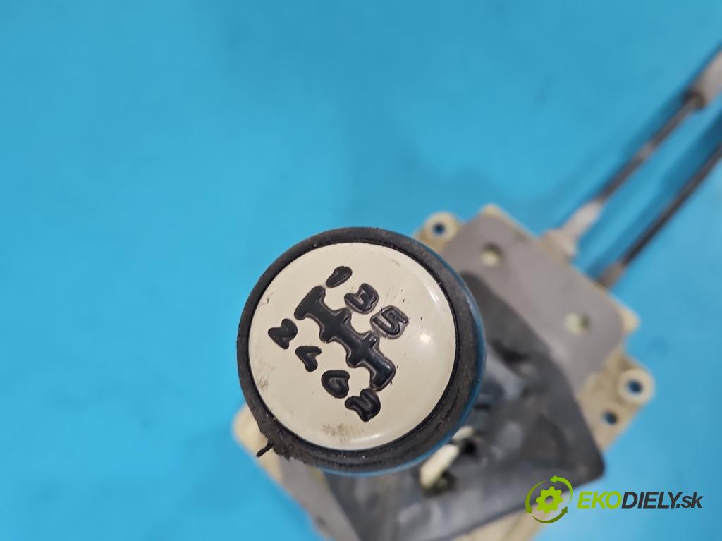 Fiat Stilo 1.2 16V 80 HP manual 59 kW 1242 cm3 3- Páka: Změny: stupeň,rýchlosť  (Rýchlostná páka (kulisa))