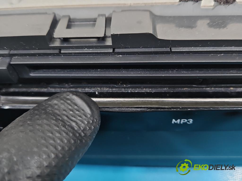 Seat Ibiza IV 6J 2008-2017 1.2 12V 69KM manual 51 kW 1198 cm3 3- Radio továrna: 6J0035153