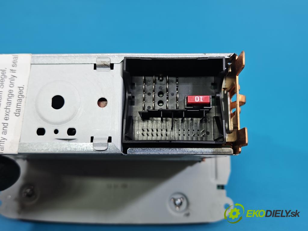 Seat Ibiza IV 6J 2008-2017 1.2 12V 69KM manual 51 kW 1198 cm3 3- Radio továrna: 6J0035153