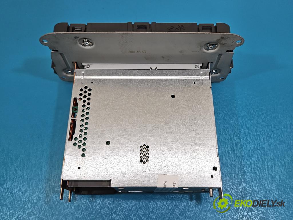 Seat Ibiza IV 6J 2008-2017 1.2 12V 69KM manual 51 kW 1198 cm3 3- Radio továrna: 6J0035153