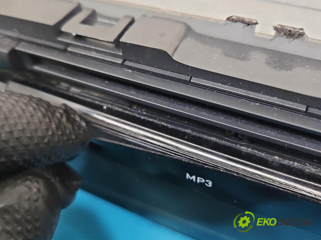 Seat Ibiza IV 6J 2008-2017 1.2 12V 69KM manual 51 kW 1198 cm3 3- Radio továrna: 6J0035153